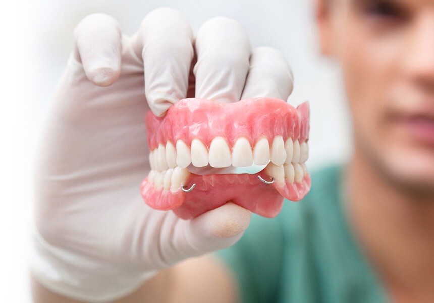 Prótesis dentales: sustituyendo los dientes perdidos